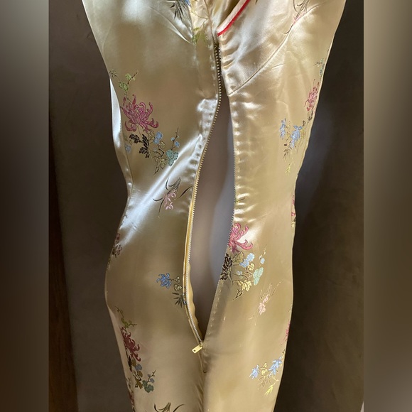 Vintage Chinese Cheongsam Gold Satin Brocade Qipao Embroidered Women’s size 38 - Picture 10 of 16